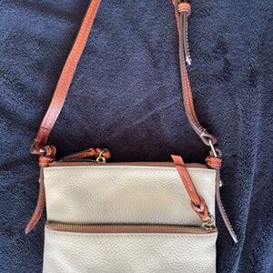 Dooney and Bourke Convertible Ivory Leather shoulder/crossbody bag